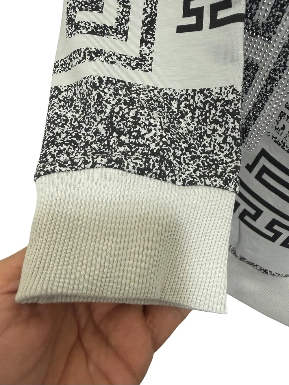 LAVERITA Graphic Pattern Hooded Sweatshirt in Black and Cream. New with tags